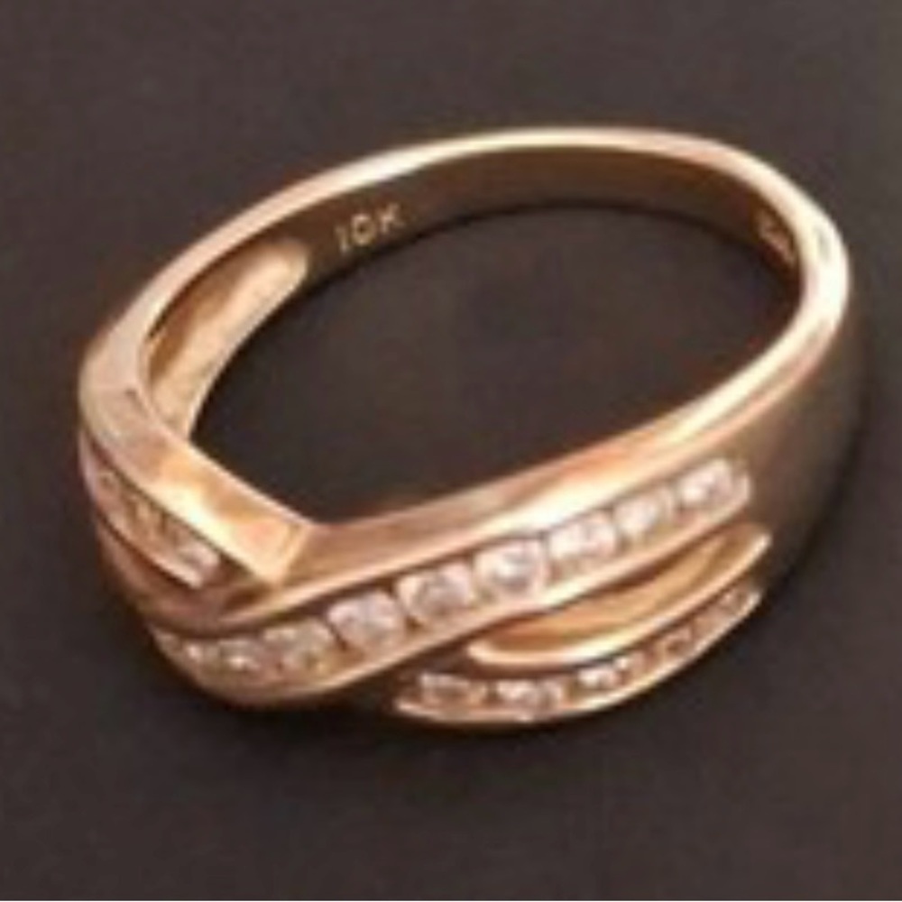Elegant 10k Gold and Silver Ring with dimonds